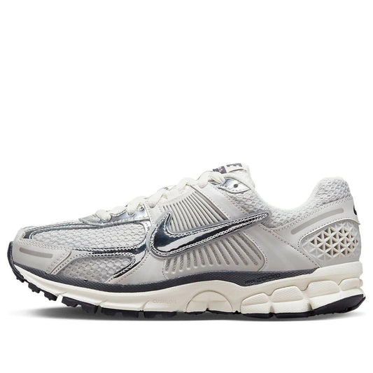 Nike Zoom Vomero 5  Photon Dust Metallic Silver